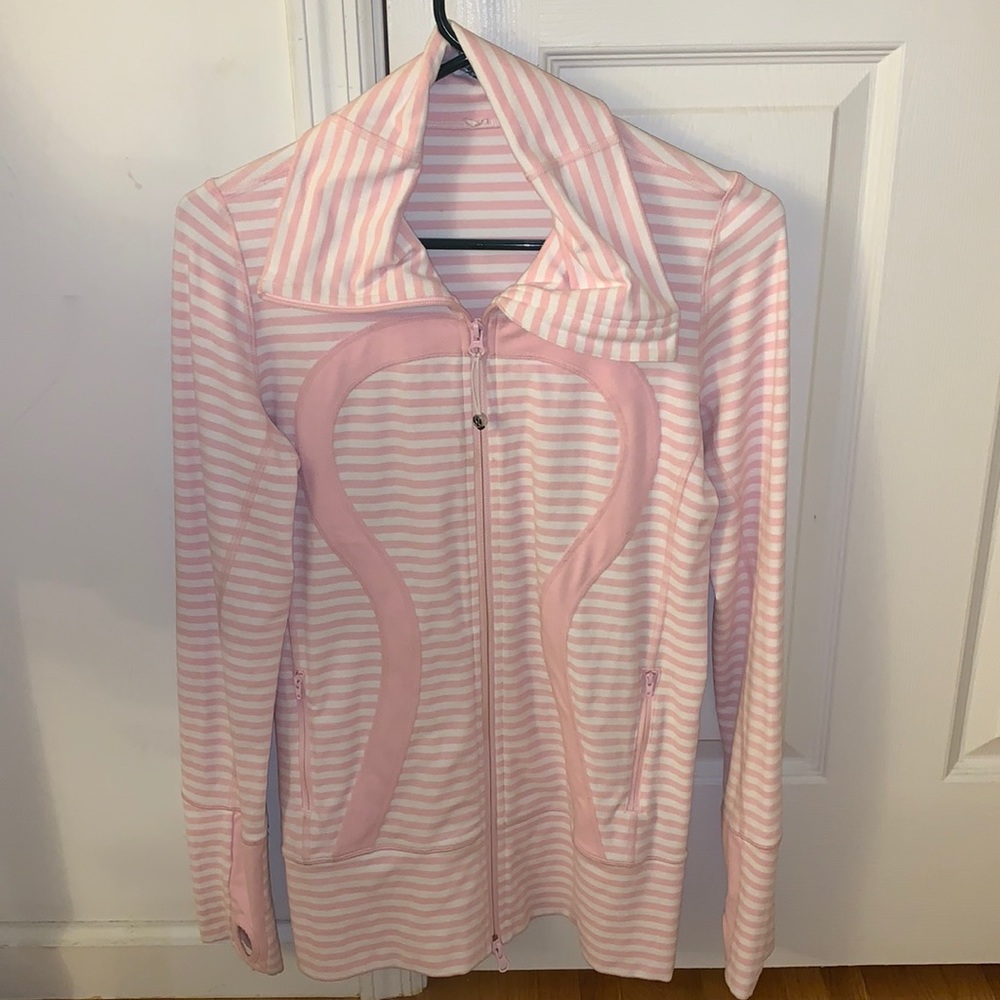 LULULEMON long sleeve running jacket